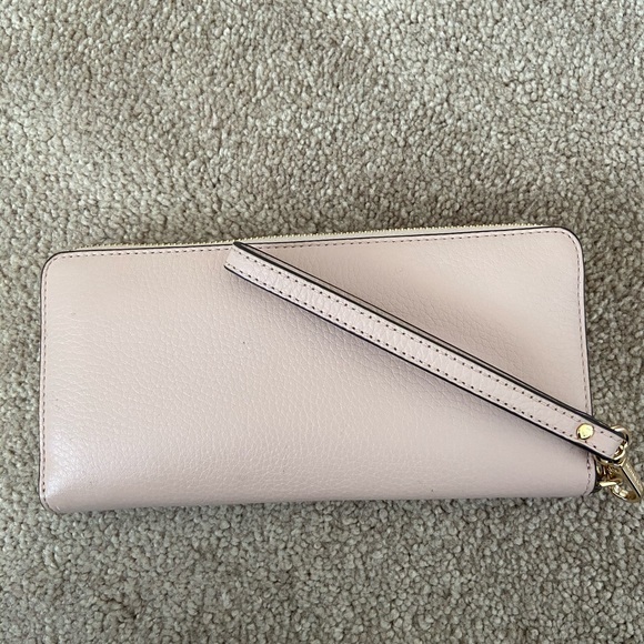 Michael Kors wallet/wristlet - Picture 2 of 4